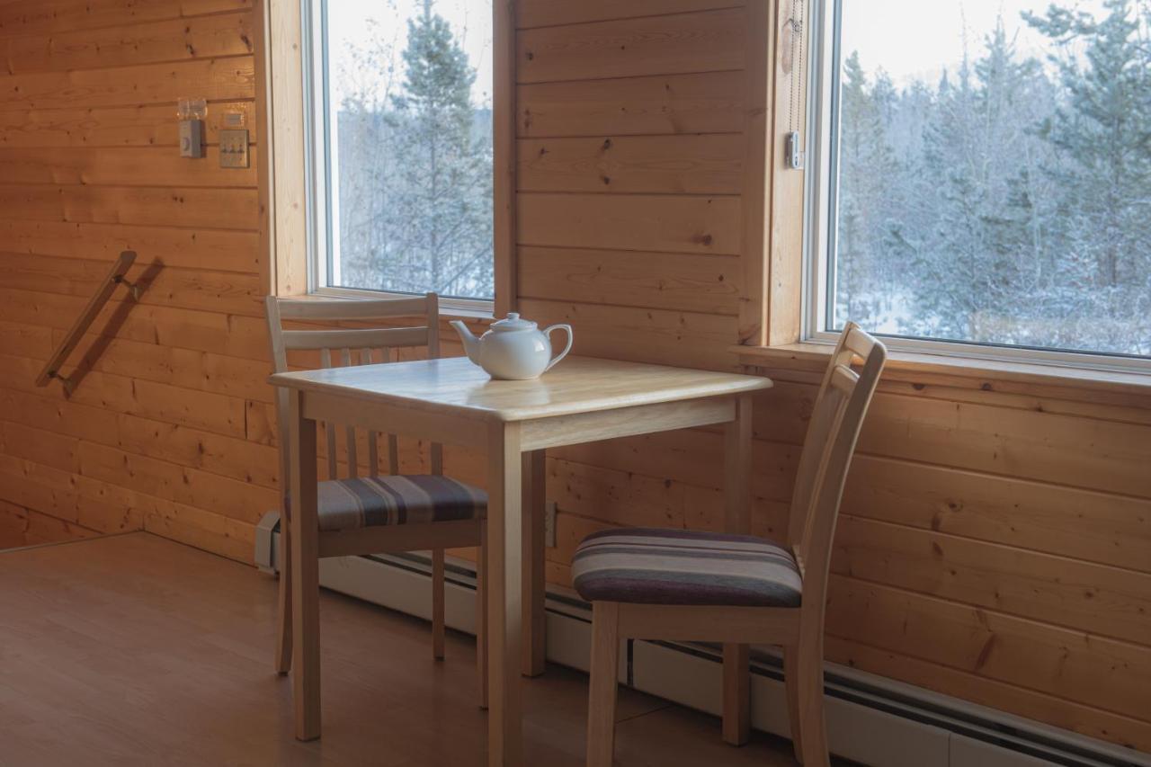 Hotel Sundog Retreat Whitehorse Exterior foto